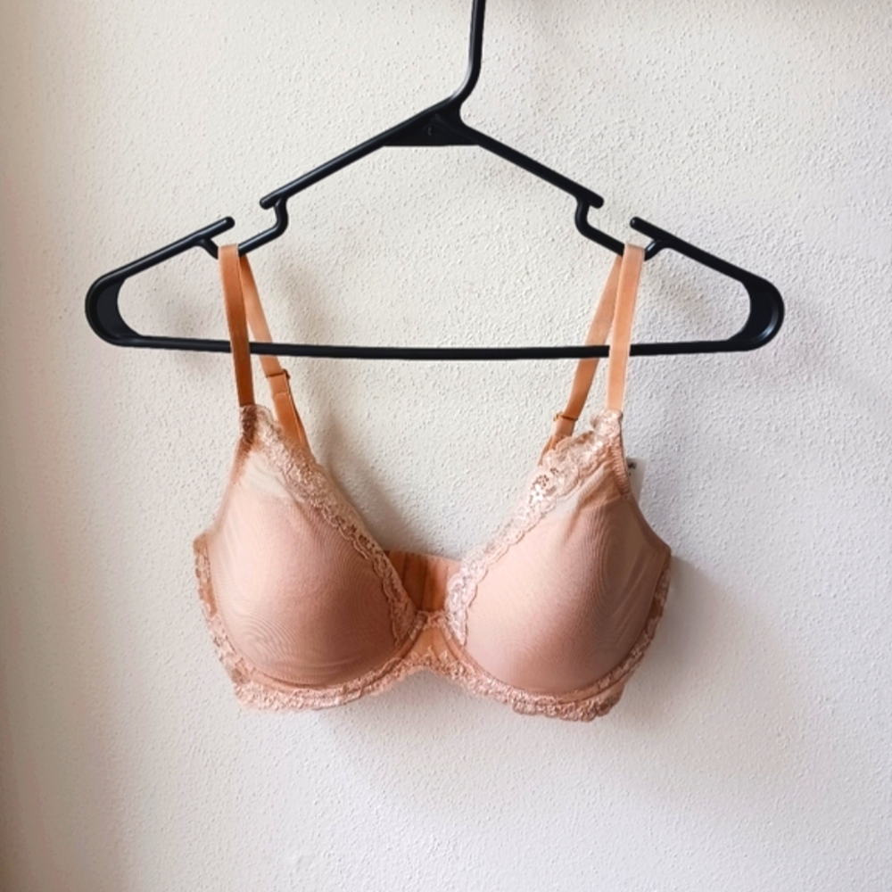 NWT - Natori Cream Underwire Bra with Adjustable Straps